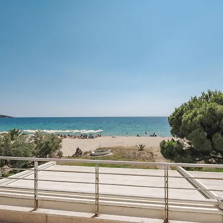 Holiday home Front